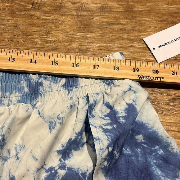 Blue sky print Amazon essentials athletic shorts - Picture 5 of 8